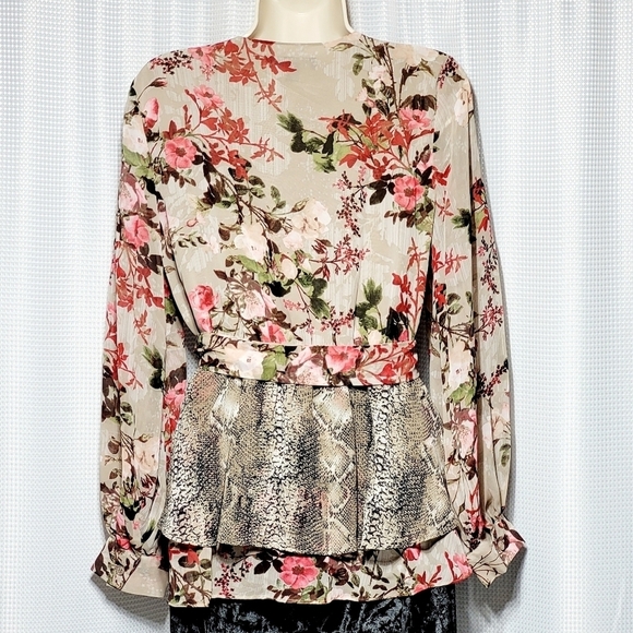 INC Floral & Snakeskin Sheer Faux Wrap Hi Lo Peplum Blouse Women's (S) - Picture 6 of 11